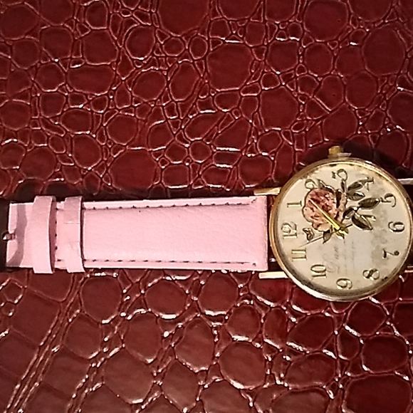 Rose Face PU Leather Analog Watch Pink - Picture 6 of 9